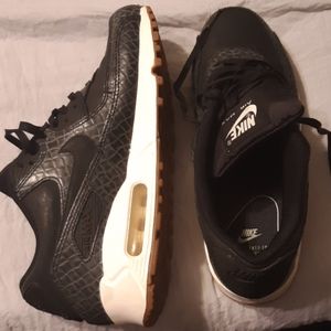 Women's Nike air max 90 US size 8.5
